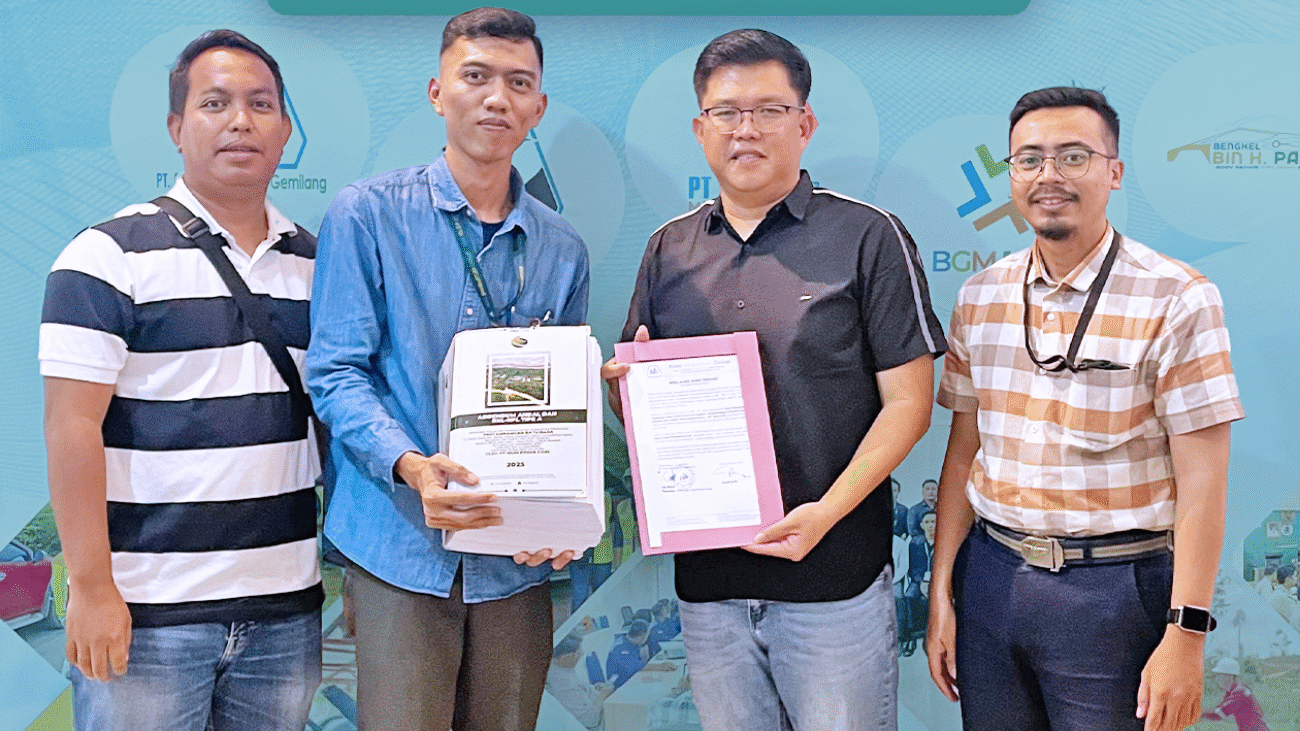 PENYERAHAN DOKUMEN DAN SK AMDAL PT MPC