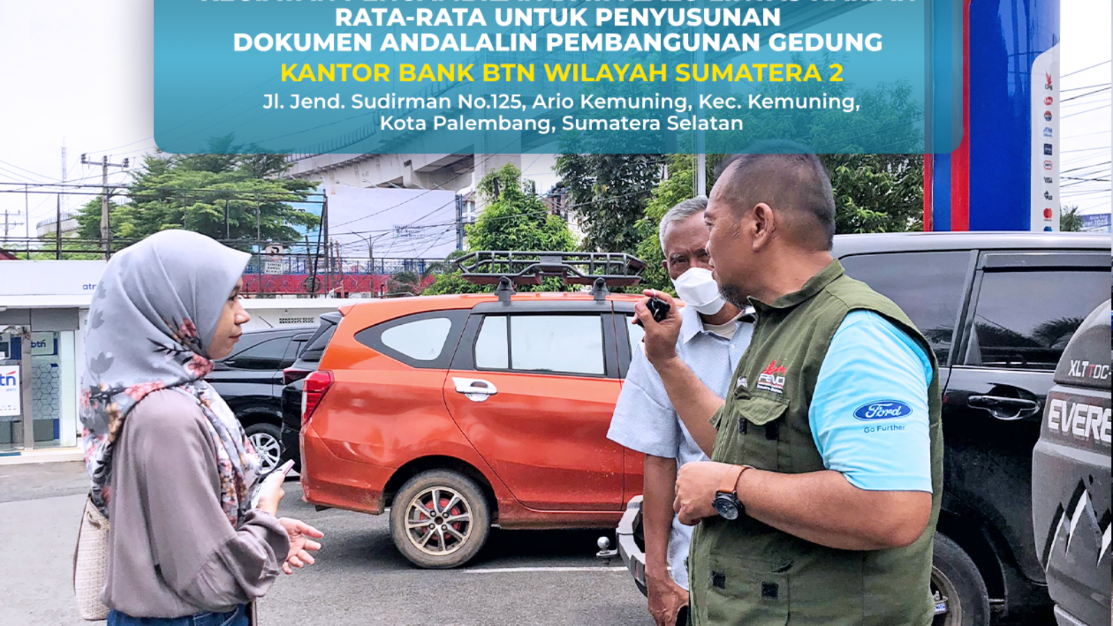 Meta Description: Pahami pentingnya penyusunan dokumen Analisis Dampak Lalu Lintas (Andalalin) untuk pembangunan gedung komersial dan perkantoran. Simak studi kasus peninjauan di Kantor Bank BTN Wilayah Sumatera 2, Palembang. Urgensi Dokumen Andalalin dalam Pembangunan Gedung Komersial dan Perkantoran Setiap pembangunan gedung komersial, fasilitas publik, atau perkantoran berskala besar di kawasan perkotaan tidak hanya berdampak pada aspek tata ruang internal, tetapi juga memicu perubahan signifikan terhadap arus lalu lintas di sekitar lokasi proyek. Kepadatan kendaraan, ketersediaan area parkir, serta akses keluar-masuk kendaraan (access egress) menjadi variabel krusial yang harus dikendalikan sejak tahap perencanaan. Berdasarkan regulasi yang berlaku, setiap rencana pembangunan pusat kegiatan yang berpotensi menimbulkan bangkitan dan tarikan lalu lintas baru wajib dilengkapi dengan dokumen Analisis Dampak Lalu Lintas (Andalalin). Dokumen ini merupakan prasyarat mutlak sebelum perizinan bangunan diterbitkan guna menjamin kelancaran, keamanan, dan keselamatan berlalu lintas bagi pengguna jalan maupun pengunjung gedung. Studi Kasus Lapangan: Pengambilan Data Andalalin Gedung Kantor Bank BTN Wilayah Sumatera 2 Sebagai bagian dari komitmen nyata dalam memberikan layanan rekayasa tata ruang dan perizinan terpadu, tim ahli dari PT Bima Shabartum Gemilang (Bima Shabartum Group) baru saja melaksanakan kegiatan Pengambilan Data Lalu Lintas Harian Rata-Rata (LHR) di lapangan. Kegiatan survei dan pengumpulan data ini dilakukan untuk penyusunan dokumen Andalalin pembangunan Gedung Kantor Bank BTN Wilayah Sumatera 2, yang berlokasi strategis di Jl. Jend. Sudirman No.125, Ario Kemuning, Kec. Kemuning, Kota Palembang, Sumatera Selatan. Pekerjaan lapangan ini mencakup beberapa tahapan penting, antara lain: • Survei Volume Lalu Lintas: Menghitung jumlah kendaraan (baik roda dua, kendaraan pribadi, maupun angkutan barang/umum) yang melintasi ruas Jalan Jenderal Sudirman pada jam-jam sibuk (peak hours). • Analisis Bangkitan & Tarikan Pergerakan: Memproyeksikan jumlah arus keluar-masuk kendaraan dari dan menuju kawasan perkantoran berdasarkan kapasitas gedung dan pola operasional harian. • Evaluasi Aksesibilitas & Parkir: Menilai kesiapan desain tapak (site plan), radius putar, serta ketersediaan kantong parkir agar tidak menimbulkan kemacetan atau antrean kendaraan di badan jalan utama protokol Kota Palembang. Mengapa Dokumen Andalalin Sangat Krusial bagi Proyek Anda? 1. Kepatuhan Hukum & Perizinan Berusaha: Dokumen Andalalin yang disetujui instansi perhubungan (Dinas Perhubungan) merupakan dokumen wajib pendukung dalam melengkapi Persetujuan Lingkungan dan perizinan di sistem OSS RBA. 2. Mitigasi Kemacetan Kota: Membantu pengembang merancang rekayasa lalu lintas yang efektif sehingga operasional gedung baru tidak merugikan kenyamanan publik dan pengguna jalan lain. 3. Optimalisasi Desain Tapak: Memberikan masukan teknis kepada arsitek dan perencana struktur mengenai tata letak gerbang masuk dan keluar yang paling aman dan efisien. Wujudkan Perizinan Andalalin yang Akurat Bersama Bima Shabartum Group Penyusunan kajian Andalalin menuntut metodologi survei yang valid, analisis pemodelan lalu lintas yang presisi, serta koordinasi lintas instansi yang matang. Kesalahan dalam proyeksi bangkitan lalu lintas dapat berakibat pada penolakan perizinan atau hambatan operasional di masa mendatang. Sebagai pusat keunggulan rekayasa pertambangan, tata ruang, dan kepatuhan lingkungan di Sumatera Selatan, PT Bima Shabartum Gemilang (Bima Shabartum Group) siap mendampingi perusahaan Anda—mulai dari survei lapangan LHR, penyusunan dokumen kajian Andalalin, hingga pengawalan persetujuan instansi terkait. Layanan ahli kami meliputi: • Survei & Analisis Lalu Lintas (Andalalin): Pengumpulan data primer dan sekunder untuk kawasan komersial, perumahan, perkantoran, maupun industri. • Perencanaan Tata Ruang & Perizinan: Membantu menyelaraskan dokumen teknis dengan regulasi tata kota dan sistem perizinan digital. • Pendampingan Instansi Teknis: Mengawal proses ekspose dan evaluasi dokumen hingga rekomendasi teknis diterbitkan. Pastikan kelancaran akses dan legalitas proyek komersial Anda. Hubungi tim ahli kami hari ini untuk konsultasi kebutuhan penyusunan dokumen Andalalin perusahaan Anda! 📞 Hubungi Kami Segera untuk Konsultasi Andalalin, Tata Ruang, & Perizinan Terpadu: 🌐 Website: www.bimashabartum.co.id 📧 Email: admin.palembang@bimashabartum.co.id 📱 WhatsApp: +62823-7472-2113 Ide Prompt Visual Generative AI (AR 4:5) Prompt: "A professional corporate field photography of traffic analysts and urban engineers conducting a traffic volume survey on a major urban street in Palembang, near a prominent modern office building. Engineers in high-visibility safety vests using tally counters and digital tablets to record traffic flow data, with structured urban traffic in the background. Professional corporate aesthetic, clean daylight, sharp focus, 8k resolution, cinematic quality, ideal for professional corporate reports and urban planning case studies."