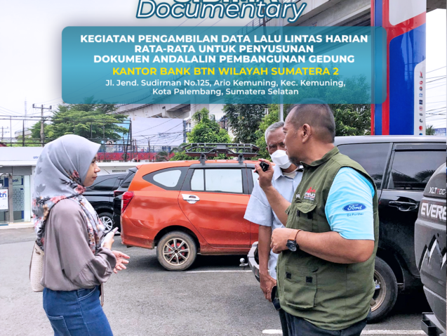 Urgensi Dokumen Andalalin dalam Pembangunan Gedung Komersial dan Perkantoran Setiap pembangunan gedung komersial, fasilitas publik, atau perkantoran berskala besar di kawasan perkotaan tidak hanya berdampak pada aspek tata ruang internal, tetapi juga memicu perubahan signifikan terhadap arus lalu lintas di sekitar lokasi proyek. Kepadatan kendaraan, ketersediaan area parkir, serta akses keluar-masuk kendaraan (access egress) menjadi variabel krusial yang harus dikendalikan sejak tahap perencanaan. Berdasarkan regulasi yang berlaku, setiap rencana pembangunan pusat kegiatan yang berpotensi menimbulkan bangkitan dan tarikan lalu lintas baru wajib dilengkapi dengan dokumen Analisis Dampak Lalu Lintas (Andalalin). Dokumen ini merupakan prasyarat mutlak sebelum perizinan bangunan diterbitkan guna menjamin kelancaran, keamanan, dan keselamatan berlalu lintas bagi pengguna jalan maupun pengunjung gedung. Studi Kasus Lapangan: Pengambilan Data Andalalin Gedung Kantor Bank BTN Wilayah Sumatera 2 Sebagai bagian dari komitmen nyata dalam memberikan layanan rekayasa tata ruang dan perizinan terpadu, tim ahli dari PT Bima Shabartum Gemilang (Bima Shabartum Group) baru saja melaksanakan kegiatan Pengambilan Data Lalu Lintas Harian Rata-Rata (LHR) di lapangan. Kegiatan survei dan pengumpulan data ini dilakukan untuk penyusunan dokumen Andalalin pembangunan Gedung Kantor Bank BTN Wilayah Sumatera 2, yang berlokasi strategis di Jl. Jend. Sudirman No.125, Ario Kemuning, Kec. Kemuning, Kota Palembang, Sumatera Selatan. Pekerjaan lapangan ini mencakup beberapa tahapan penting, antara lain: • Survei Volume Lalu Lintas: Menghitung jumlah kendaraan (baik roda dua, kendaraan pribadi, maupun angkutan barang/umum) yang melintasi ruas Jalan Jenderal Sudirman pada jam-jam sibuk (peak hours). • Analisis Bangkitan & Tarikan Pergerakan: Memproyeksikan jumlah arus keluar-masuk kendaraan dari dan menuju kawasan perkantoran berdasarkan kapasitas gedung dan pola operasional harian. • Evaluasi Aksesibilitas & Parkir: Menilai kesiapan desain tapak (site plan), radius putar, serta ketersediaan kantong parkir agar tidak menimbulkan kemacetan atau antrean kendaraan di badan jalan utama protokol Kota Palembang. Mengapa Dokumen Andalalin Sangat Krusial bagi Proyek Anda? 1. Kepatuhan Hukum & Perizinan Berusaha: Dokumen Andalalin yang disetujui instansi perhubungan (Dinas Perhubungan) merupakan dokumen wajib pendukung dalam melengkapi Persetujuan Lingkungan dan perizinan di sistem OSS RBA. 2. Mitigasi Kemacetan Kota: Membantu pengembang merancang rekayasa lalu lintas yang efektif sehingga operasional gedung baru tidak merugikan kenyamanan publik dan pengguna jalan lain. 3. Optimalisasi Desain Tapak: Memberikan masukan teknis kepada arsitek dan perencana struktur mengenai tata letak gerbang masuk dan keluar yang paling aman dan efisien. Wujudkan Perizinan Andalalin yang Akurat Bersama Bima Shabartum Group Penyusunan kajian Andalalin menuntut metodologi survei yang valid, analisis pemodelan lalu lintas yang presisi, serta koordinasi lintas instansi yang matang. Kesalahan dalam proyeksi bangkitan lalu lintas dapat berakibat pada penolakan perizinan atau hambatan operasional di masa mendatang. Sebagai pusat keunggulan rekayasa pertambangan, tata ruang, dan kepatuhan lingkungan di Sumatera Selatan, PT Bima Shabartum Gemilang (Bima Shabartum Group) siap mendampingi perusahaan Anda—mulai dari survei lapangan LHR, penyusunan dokumen kajian Andalalin, hingga pengawalan persetujuan instansi terkait. Layanan ahli kami meliputi: • Survei & Analisis Lalu Lintas (Andalalin): Pengumpulan data primer dan sekunder untuk kawasan komersial, perumahan, perkantoran, maupun industri. • Perencanaan Tata Ruang & Perizinan: Membantu menyelaraskan dokumen teknis dengan regulasi tata kota dan sistem perizinan digital. • Pendampingan Instansi Teknis: Mengawal proses ekspose dan evaluasi dokumen hingga rekomendasi teknis diterbitkan. Pastikan kelancaran akses dan legalitas proyek komersial Anda. Hubungi tim ahli kami hari ini untuk konsultasi kebutuhan penyusunan dokumen Andalalin perusahaan Anda! 📞 Hubungi Kami Segera untuk Konsultasi Andalalin, Tata Ruang, & Perizinan Terpadu: 🌐 Website: www.bimashabartum.co.id 📧 Email: admin.palembang@bimashabartum.co.id 📱 WhatsApp: +62823-7472-2113